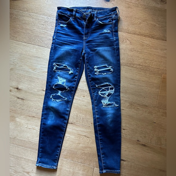American eagle 🦅 next level stretch size 2 short jeans - Picture 1 of 5